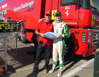 Angel Santos con su Trofeo (Mugello 2008)